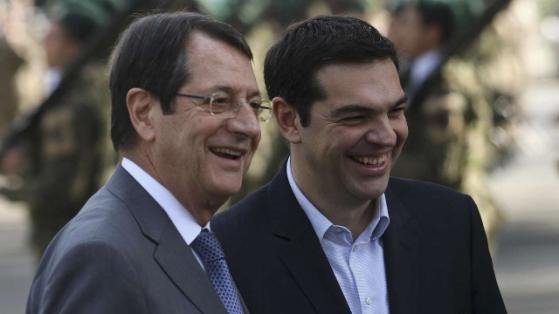 Επικριτική η Bild για Τσίπρα: Η χώρα του είναι χρεοκοπημένη και αυτός γελάει [εικόνες] | iefimerida.gr 1