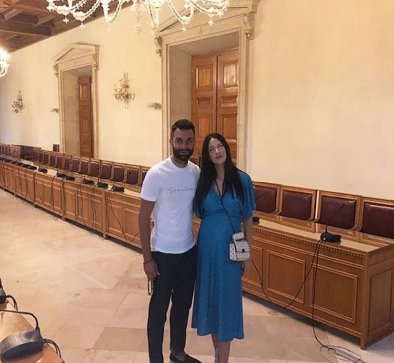 O Γιώργος Τζαβέλλας με την Αθηνά Πικράκη/ Φωτογραφία instagram