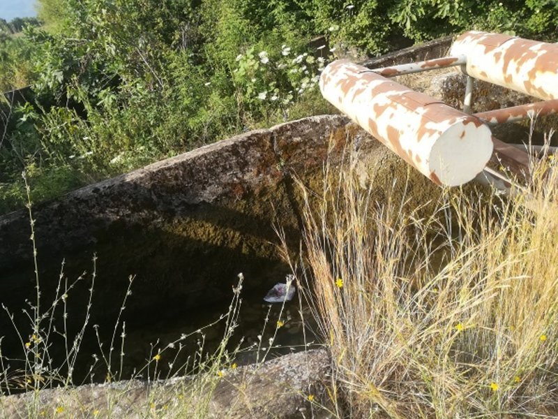 Το σημείο που βρέθηκε ο νεκρός άνδρας /Φωτογραφία agrinionews.gr