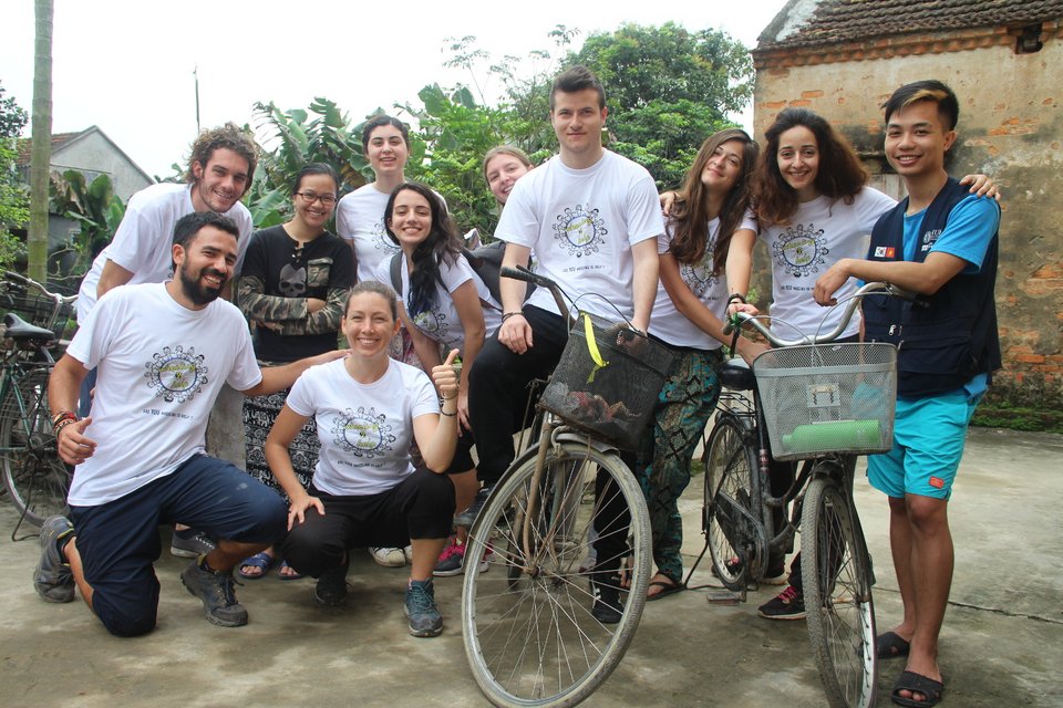 Ταξίδεψαν σε 11 χώρες της Ασίας με 10 ευρώ την ημέρα και δούλευαν ως εθελοντές [εικόνες]  | iefimerida.gr 0