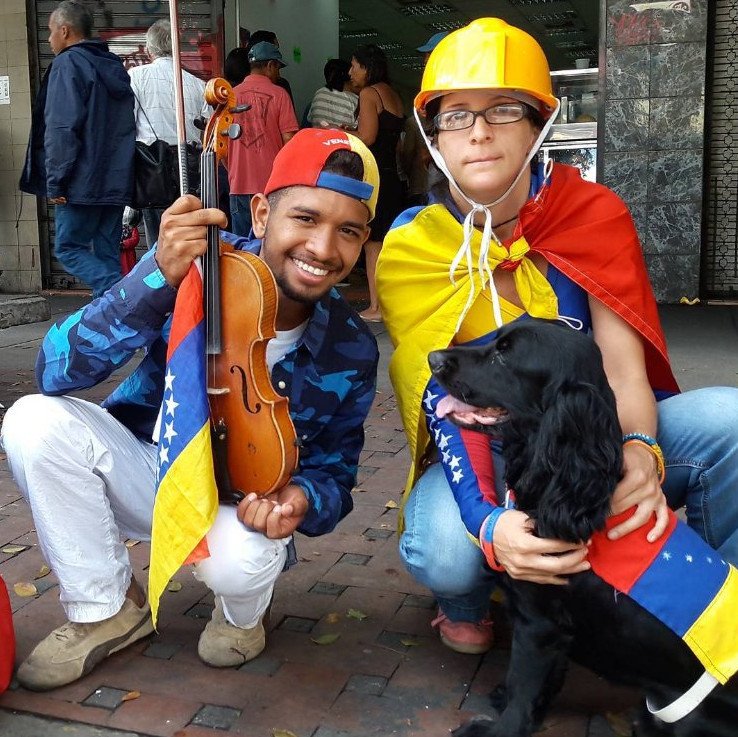 Βενεζουέλα: Ελεύθερος ο βιολιστής-σύμβολο των διαδηλώσεων: Ωστόσο είναι άφαντος [εικόνες] | iefimerida.gr 1