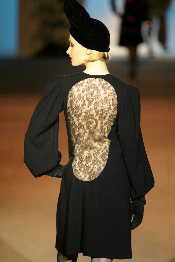 Aνοίγει στο κοινό το ιδιωτικό σχεδιαστήριο του Ιβ Σεν Λοράν στο Παρίσι [εικόνες & βίντεο] | iefimerida.gr 1