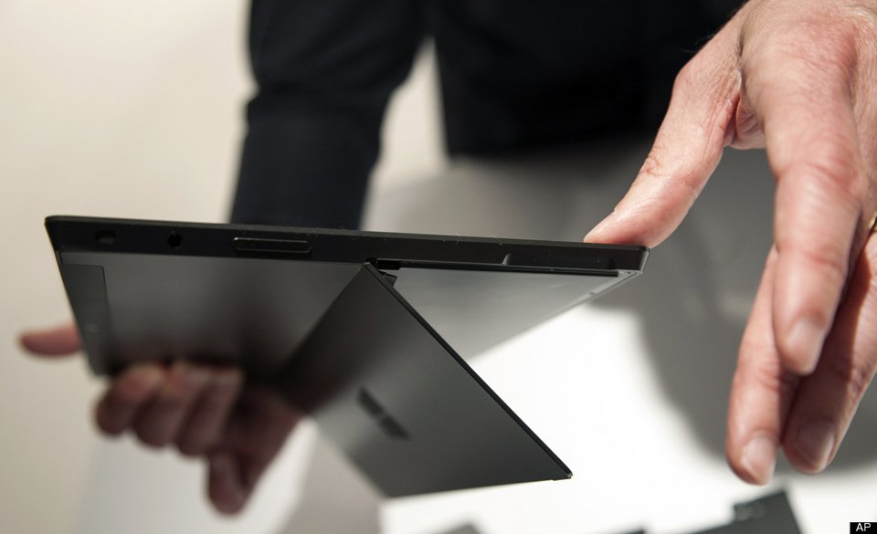 Τα επτά κόλπα που έχει το Surface αλλά δεν έχει το iPad [εικόνες] | iefimerida.gr 2