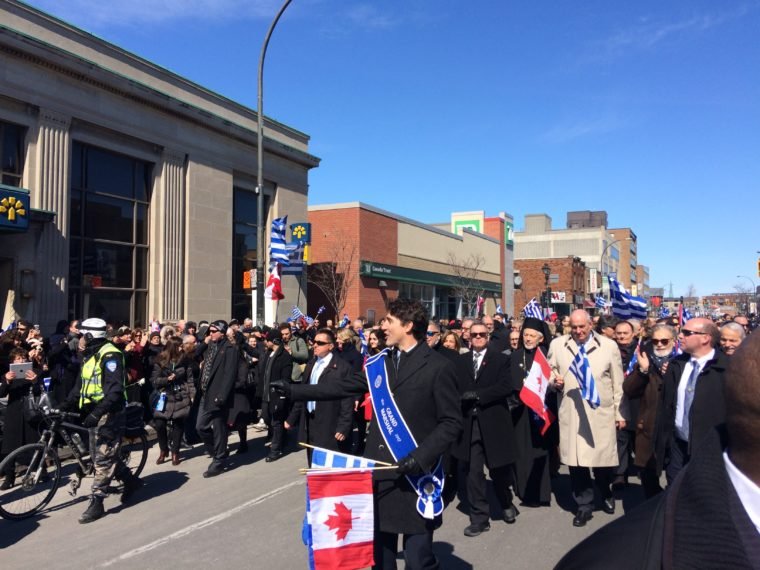 «Χρόνια πολλά, ζήτω η Ελλάς» φώναζε στην παρέλαση, σε άπταιστα ελληνικά, ο Τζάστιν Τριντό [εικόνες & βίντεο] | iefimerida.gr 0