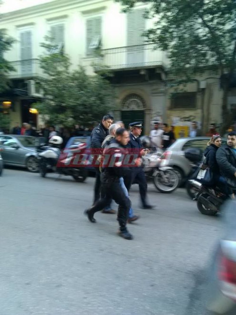 Απίστευτο: Οδηγός στην Πάτρα πάρκαρε σε θέση αναπήρων, του πήραν τις πινακίδες και χτύπησε αστυνομικό [εικόνες] | iefimerida.gr 0