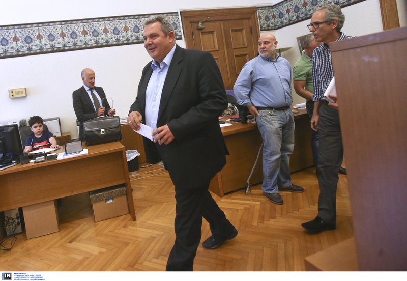 Σχέδιο εξαγοράς των βουλευτών των ΑΝΕΛ κατήγγειλε ο Καμμένος | iefimerida.gr 0