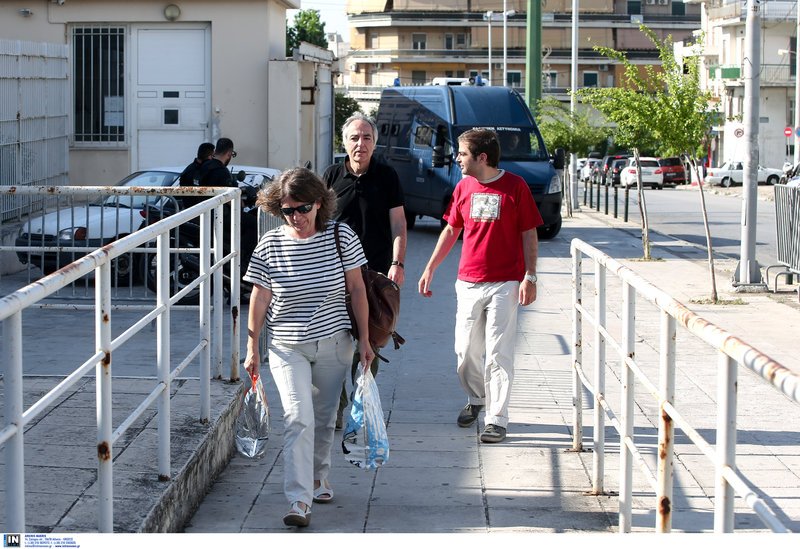 Επέστρεψε στις φυλακές Κορυδαλλού ο Κουφοντίνας | iefimerida.gr 2