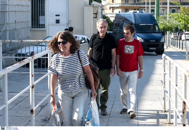 Επέστρεψε στις φυλακές Κορυδαλλού ο Κουφοντίνας | iefimerida.gr 5