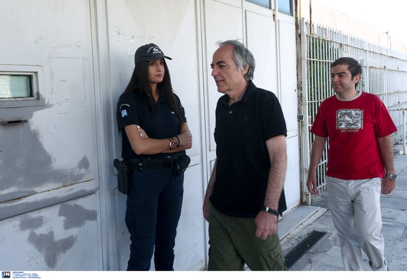 Επέστρεψε στις φυλακές Κορυδαλλού ο Κουφοντίνας | iefimerida.gr 4