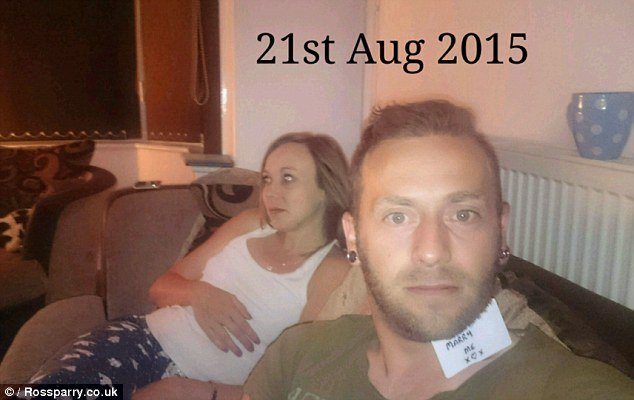 Της έκανε επί πέντε μήνες κρυφή πρόταση γάμου -Εβγαζε φωτογραφίες με κρυφά σημειώματα [εικόνες] | iefimerida.gr 9