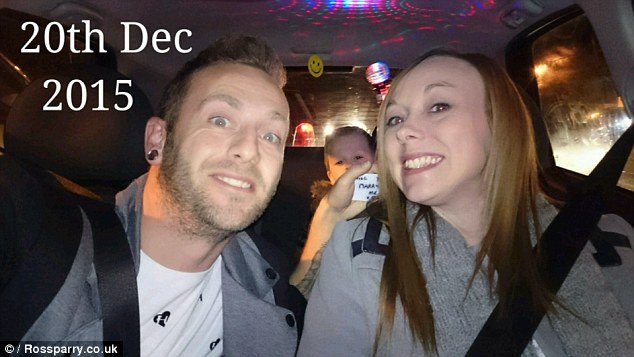 Της έκανε επί πέντε μήνες κρυφή πρόταση γάμου -Εβγαζε φωτογραφίες με κρυφά σημειώματα [εικόνες] | iefimerida.gr 15