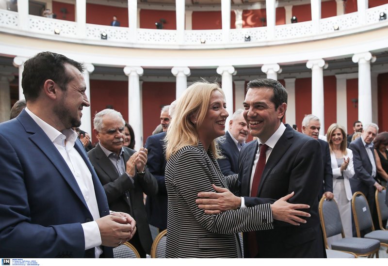 Με κόκκινη γραβάτα ο Τσίπρας, στα λευκά η Μπαζιάνα -Φόρεσαν τα καλά τους οι ΣΥΡΙΖΑ-ΑΝΕΛ [εικόνες] | iefimerida.gr 10