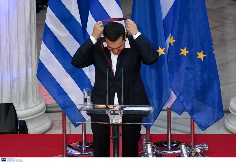 Το Ζάππειο του Τσίπρα: Εβαλε και έβγαλε τη γραβάτα, υποσχέθηκε φοροελαφρύνσεις | iefimerida.gr 6