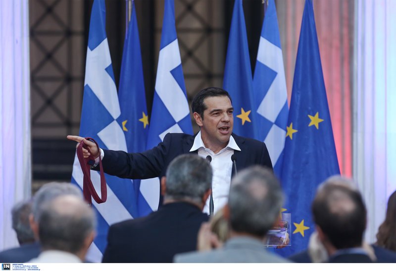 Το Ζάππειο του Τσίπρα: Εβαλε και έβγαλε τη γραβάτα, υποσχέθηκε φοροελαφρύνσεις | iefimerida.gr 9