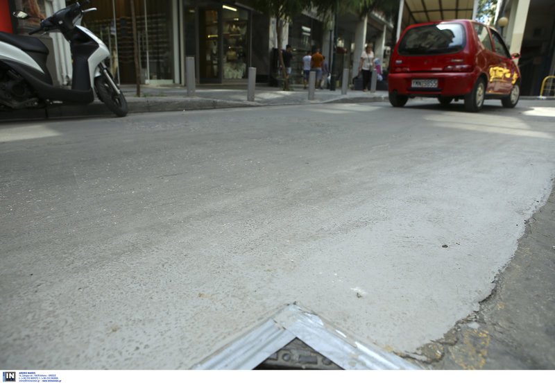 Ο καιρός χάλασε τον πρώτο λευκό δρόμο της Αθήνας, που θα μείωνε τη θερμοκρασία [εικόνες] | iefimerida.gr 3