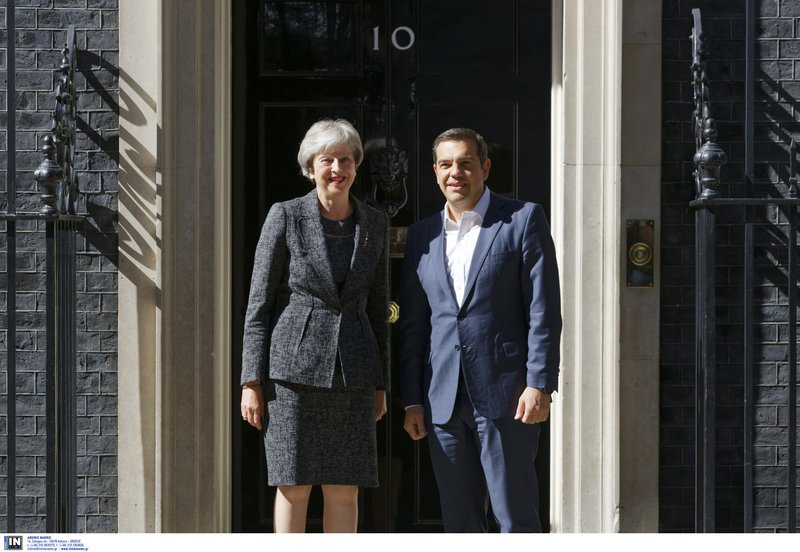 Τσίπρας από Λονδίνο: Δεν ανησυχώ καθόλου για την αποχώρηση Λαζαρίδη -Είμαστε πολύ σκληροί για να πεθάνουμε [βίντεο] | iefimerida.gr 1