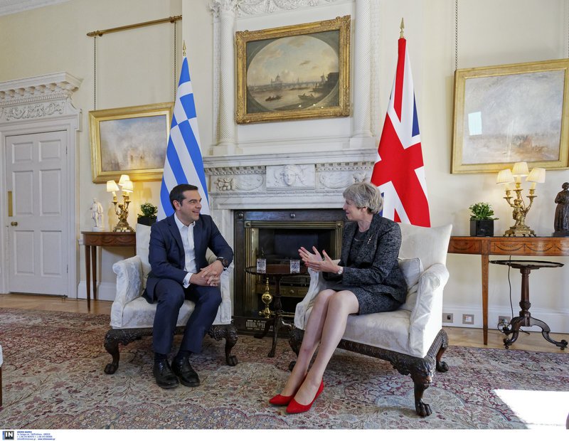 Τσίπρας από Λονδίνο: Δεν ανησυχώ καθόλου για την αποχώρηση Λαζαρίδη -Είμαστε πολύ σκληροί για να πεθάνουμε [βίντεο] | iefimerida.gr 4