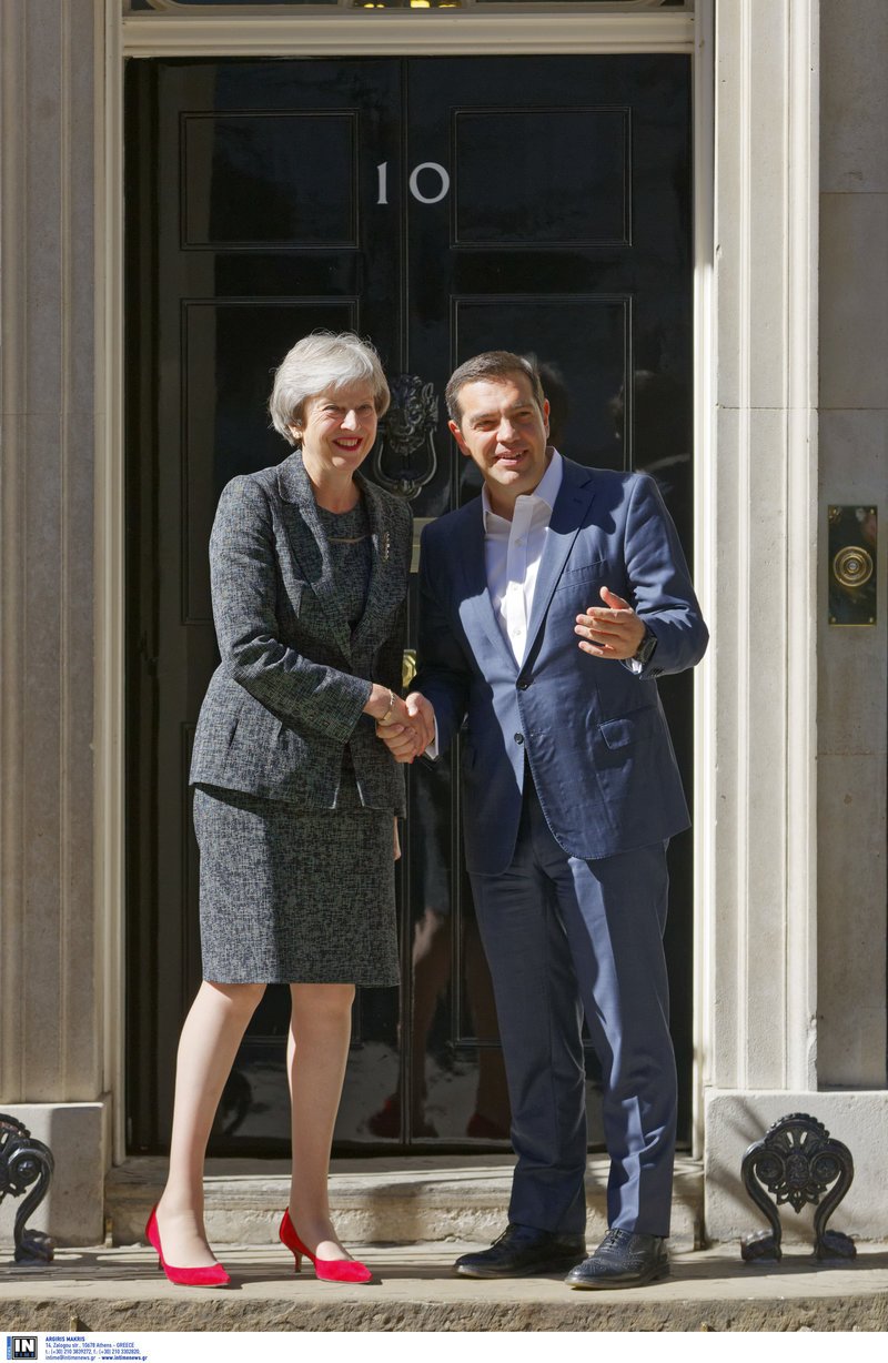 Τσίπρας από Λονδίνο: Δεν ανησυχώ καθόλου για την αποχώρηση Λαζαρίδη -Είμαστε πολύ σκληροί για να πεθάνουμε [βίντεο] | iefimerida.gr 2