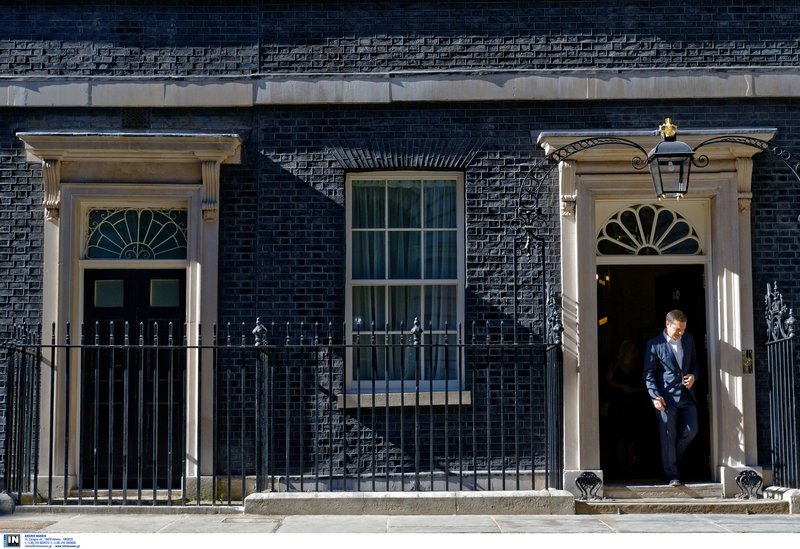 Ο Τσίπρας στην Ντάουνινγκ Στριτ -Τα κόκκινα γοβάκια της Τερέζα Μέι, ο σφιγμένος πρωθυπουργός [εικόνες] | iefimerida.gr 16