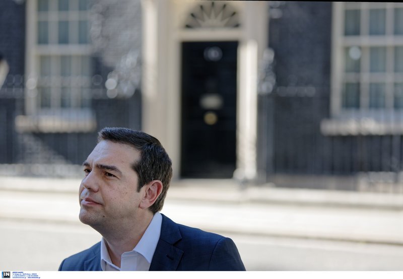 Ο Τσίπρας στην Ντάουνινγκ Στριτ -Τα κόκκινα γοβάκια της Τερέζα Μέι, ο σφιγμένος πρωθυπουργός [εικόνες] | iefimerida.gr 19