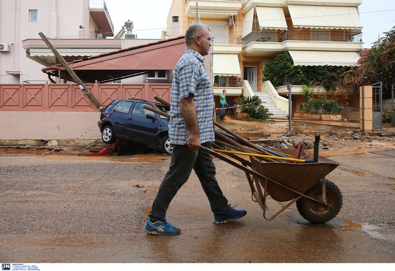 Ετσι ξύπνησε η Μάνδρα -Εικόνες καταστροφής μετά την κακοκαιρία [εικόνες & βίντεο] | iefimerida.gr 8