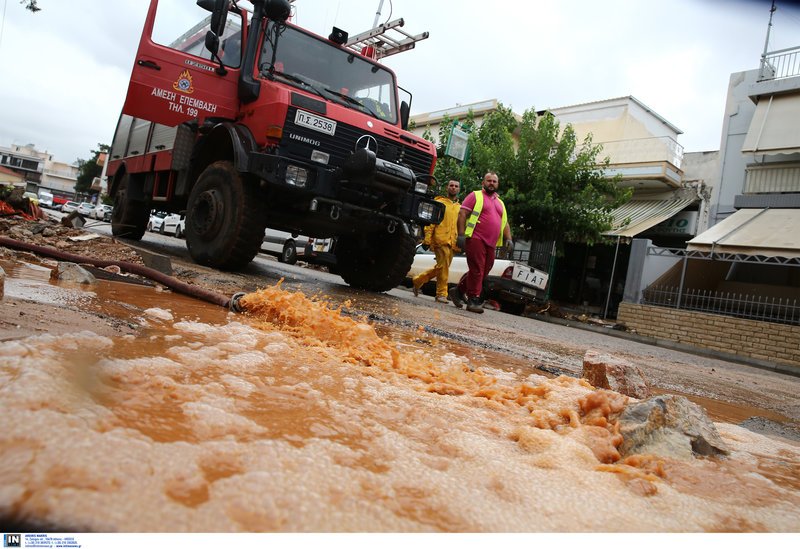 Ετσι ξύπνησε η Μάνδρα -Εικόνες καταστροφής μετά την κακοκαιρία [εικόνες & βίντεο] | iefimerida.gr 9