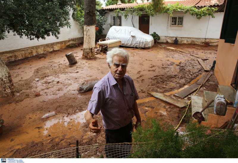 Ετσι ξύπνησε η Μάνδρα -Εικόνες καταστροφής μετά την κακοκαιρία [εικόνες & βίντεο] | iefimerida.gr 1