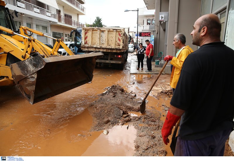 Ετσι ξύπνησε η Μάνδρα -Εικόνες καταστροφής μετά την κακοκαιρία [εικόνες & βίντεο] | iefimerida.gr 2