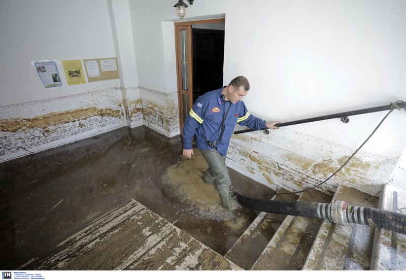 Αρμαγεδδών στη Β.Ελλάδα -Αυτοκίνητα επιπλέουν στο νερό, χάθηκαν περιουσίες [εικόνες] | iefimerida.gr 28