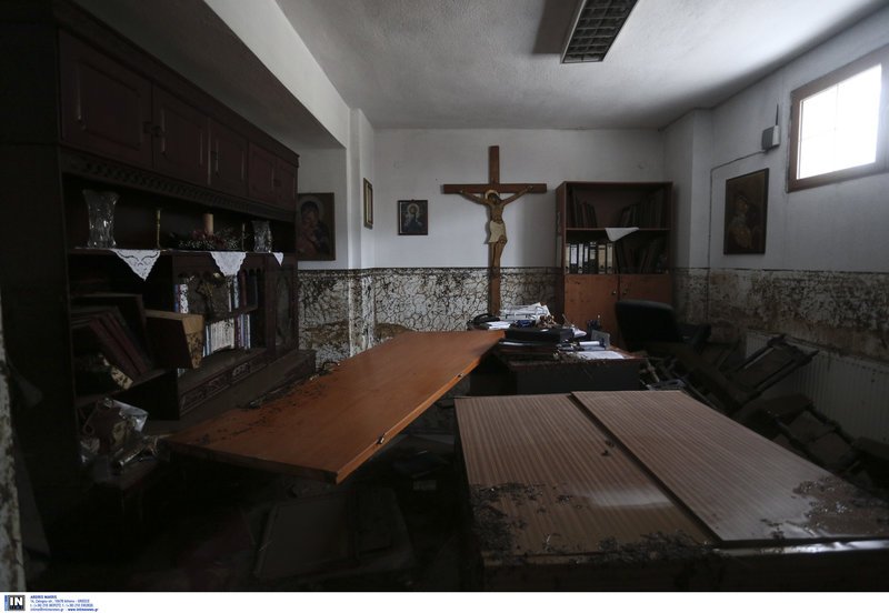 Αρμαγεδδών στη Β.Ελλάδα -Αυτοκίνητα επιπλέουν στο νερό, χάθηκαν περιουσίες [εικόνες] | iefimerida.gr 32