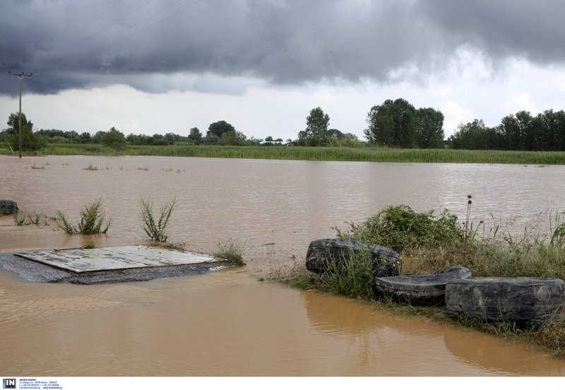 Αρμαγεδδών στη Β.Ελλάδα -Αυτοκίνητα επιπλέουν στο νερό, χάθηκαν περιουσίες [εικόνες] | iefimerida.gr 55