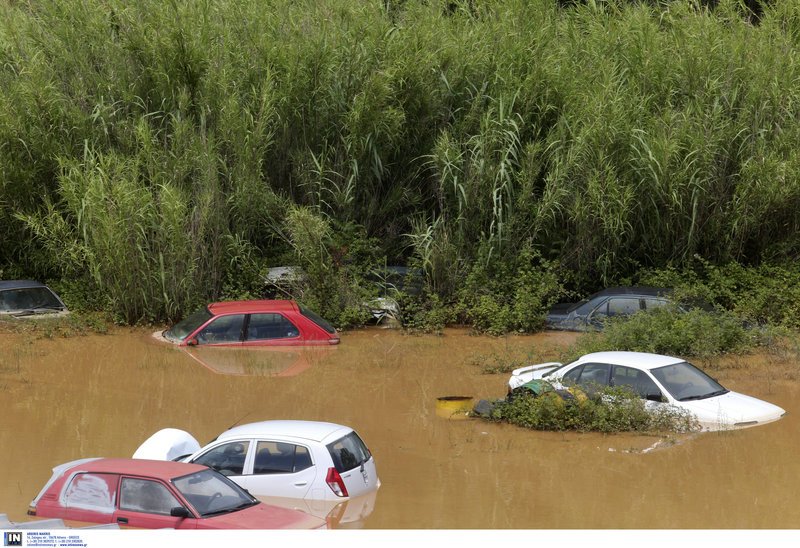 Αρμαγεδδών στη Β.Ελλάδα -Αυτοκίνητα επιπλέουν στο νερό, χάθηκαν περιουσίες [εικόνες] | iefimerida.gr 34