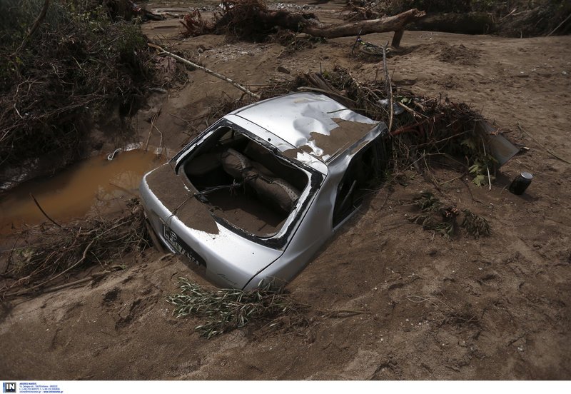 Αρμαγεδδών στη Β.Ελλάδα -Αυτοκίνητα επιπλέουν στο νερό, χάθηκαν περιουσίες [εικόνες] | iefimerida.gr 13