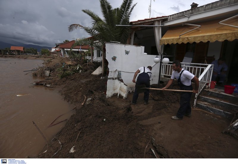 Αρμαγεδδών στη Β.Ελλάδα -Αυτοκίνητα επιπλέουν στο νερό, χάθηκαν περιουσίες [εικόνες] | iefimerida.gr 10