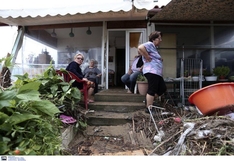 Αρμαγεδδών στη Β.Ελλάδα -Αυτοκίνητα επιπλέουν στο νερό, χάθηκαν περιουσίες [εικόνες] | iefimerida.gr 8