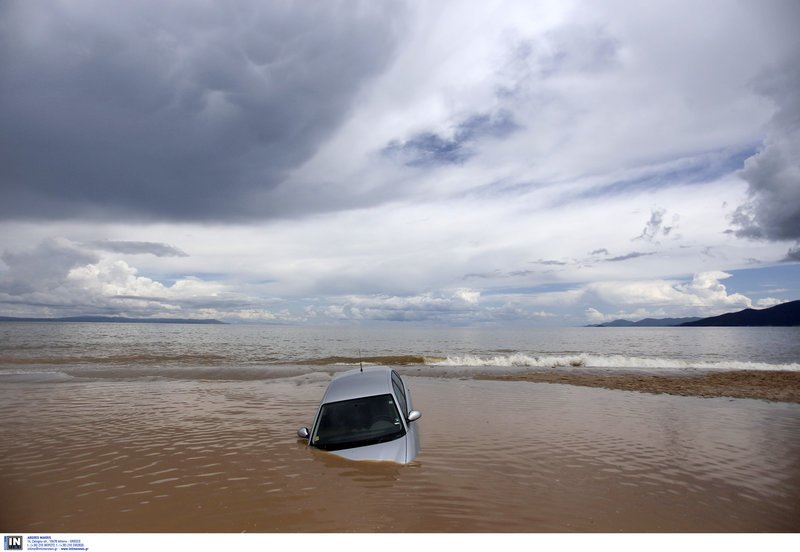 Αρμαγεδδών στη Β.Ελλάδα -Αυτοκίνητα επιπλέουν στο νερό, χάθηκαν περιουσίες [εικόνες] | iefimerida.gr 5