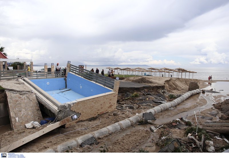Αρμαγεδδών στη Β.Ελλάδα -Αυτοκίνητα επιπλέουν στο νερό, χάθηκαν περιουσίες [εικόνες] | iefimerida.gr 0