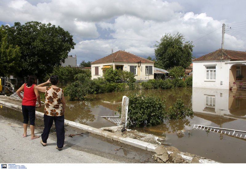 Αρμαγεδδών στη Β.Ελλάδα -Αυτοκίνητα επιπλέουν στο νερό, χάθηκαν περιουσίες [εικόνες] | iefimerida.gr 43