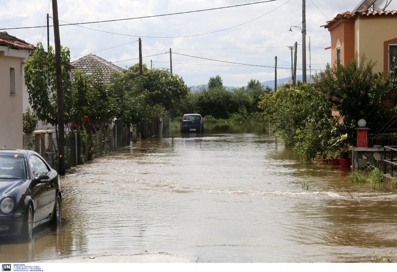 Αρμαγεδδών στη Β.Ελλάδα -Αυτοκίνητα επιπλέουν στο νερό, χάθηκαν περιουσίες [εικόνες] | iefimerida.gr 45