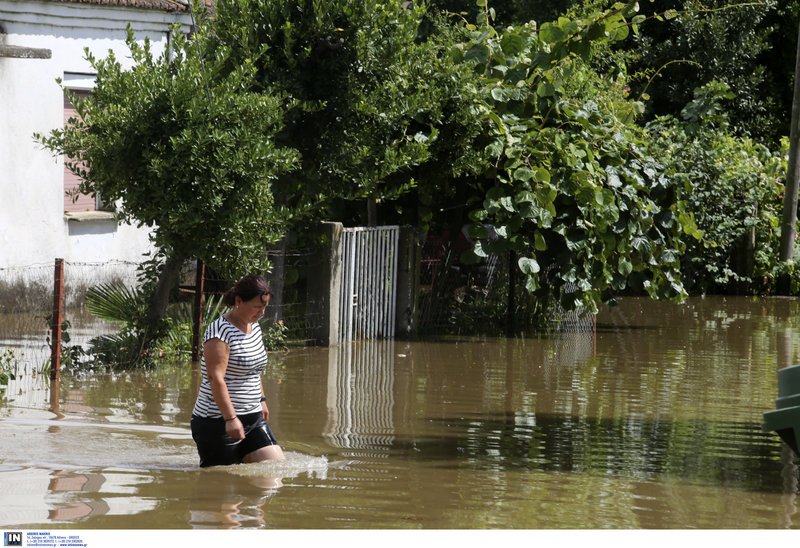 Αρμαγεδδών στη Β.Ελλάδα -Αυτοκίνητα επιπλέουν στο νερό, χάθηκαν περιουσίες [εικόνες] | iefimerida.gr 49