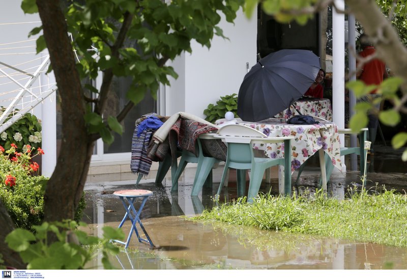 Αρμαγεδδών στη Β.Ελλάδα -Αυτοκίνητα επιπλέουν στο νερό, χάθηκαν περιουσίες [εικόνες] | iefimerida.gr 46