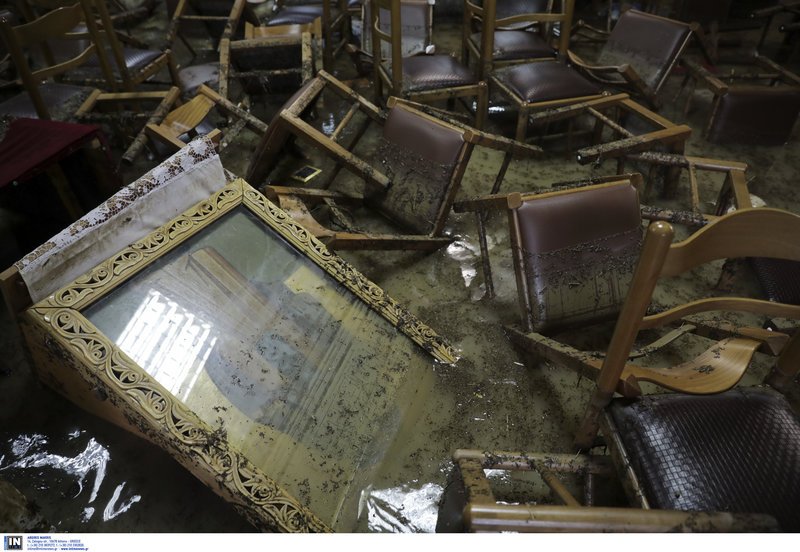 Θεσσαλονίκη: Ολοσχερής καταστροφή ναού από τις πλημμύρες -Εικόνες και σκεύη μέσα στη λάσπη [εικόνες] | iefimerida.gr 4