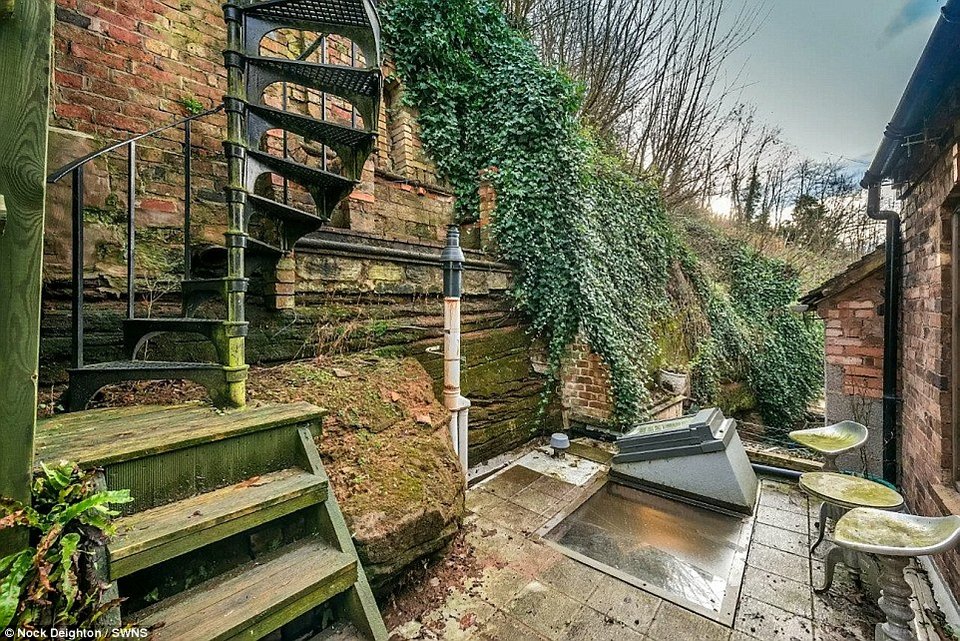 Μονοκατοικία στο Μπράιτον με μυστικό σπήλαιο [εικόνες] | iefimerida.gr 13