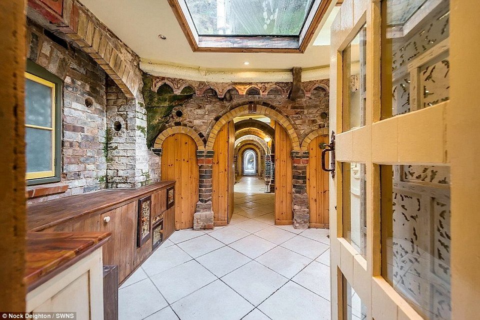 Μονοκατοικία στο Μπράιτον με μυστικό σπήλαιο [εικόνες] | iefimerida.gr 3