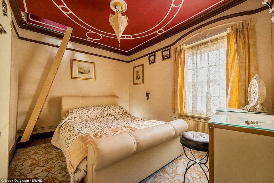 Μονοκατοικία στο Μπράιτον με μυστικό σπήλαιο [εικόνες] | iefimerida.gr 8