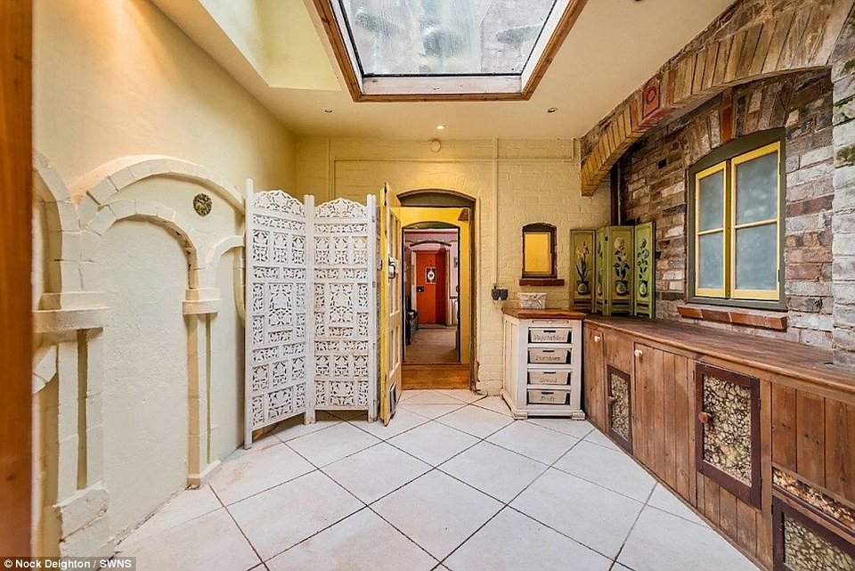 Μονοκατοικία στο Μπράιτον με μυστικό σπήλαιο [εικόνες] | iefimerida.gr 9