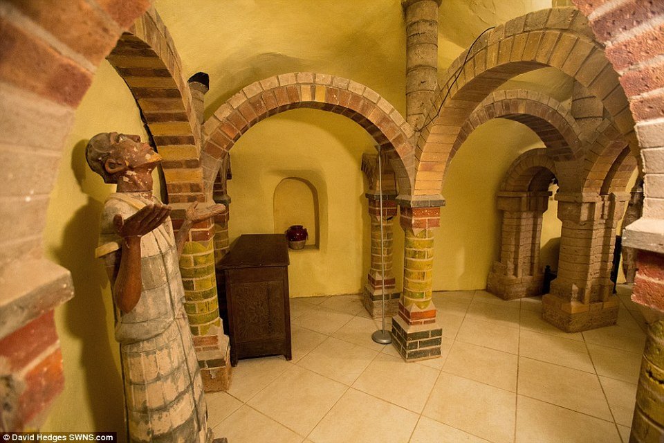 Μονοκατοικία στο Μπράιτον με μυστικό σπήλαιο [εικόνες] | iefimerida.gr 11