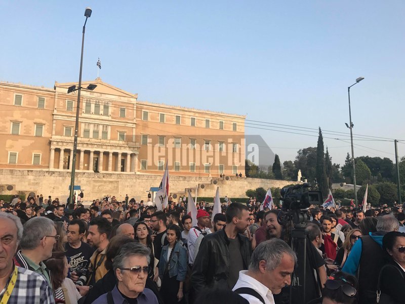 Αντιπολεμικό συλλαλητήριο του ΠΑΜΕ -Εριξαν αυγά στην πρεσβεία των ΗΠΑ και στα γραφεία της ΕΕ [εικόνες & βίντεο] | iefimerida.gr 0