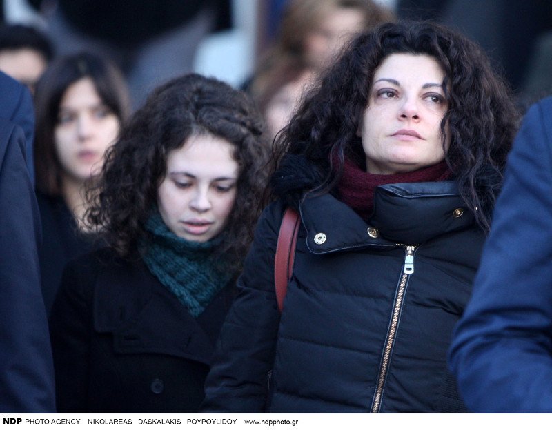 Το τελευταίο αντίο στον Αλέξη Μάρδα -Συντετριμμένη η Τάνια Τρύπη [εικόνες] | iefimerida.gr 3