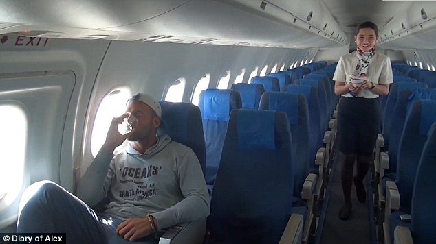 Πλήρωσε οικονομικό εισιτήριο και ταξίδεψε με... ιδιωτικό τζετ -Ο πιο τυχερός επιβάτης [εικόνες] | iefimerida.gr 0